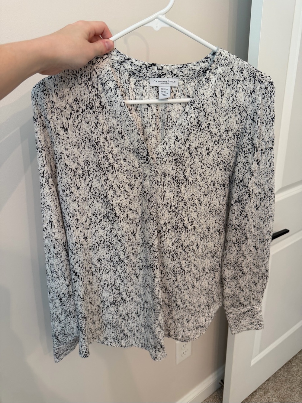 Carolina Belle Black & White V-Neck Blouse
